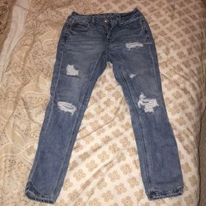 American Eagle ripped mom jeans